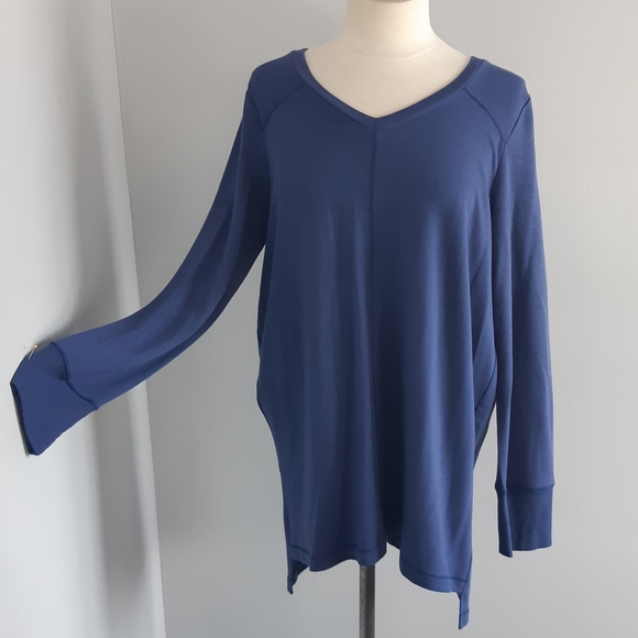 Cupio Sweaters - Cupio Women's long sleeves sweater  Size L